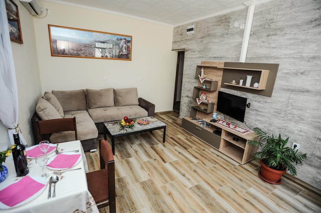 Apartments Phoenix Ivanica Exterior foto