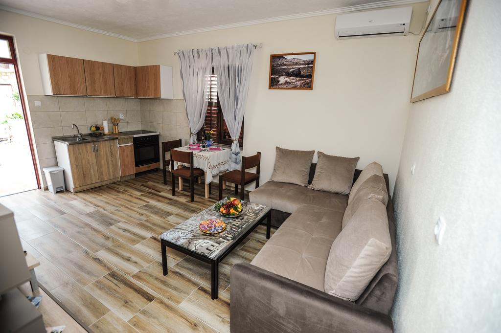 Apartments Phoenix Ivanica Exterior foto